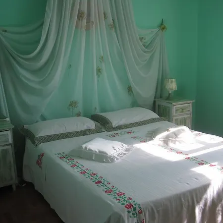 Bed & Breakfast Stazione Di *