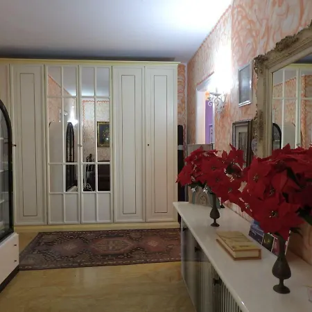 Bed & Breakfast Stazione Di *